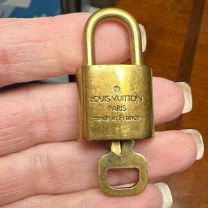 #313 Louis Vuitton Lock and Key-Excellent Condition